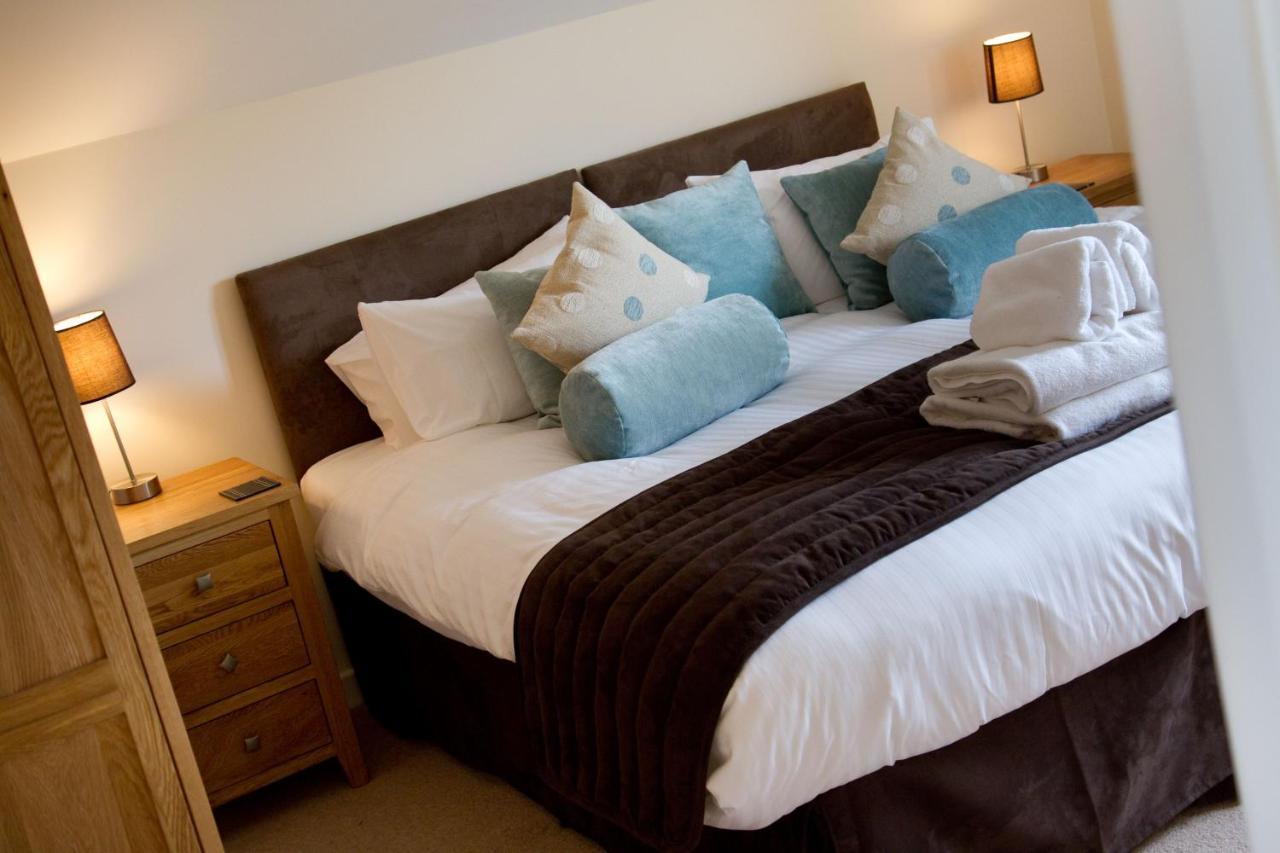 Skylark Sleeps 8 Private Hot Tub & Dogs Welcome Nr Padstow, Resort Pool Bar & Watersports St Columb Major Eksteriør billede